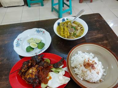 SOTO AYAM CEKER DAN AYAM BAKAR PODO TRESNO