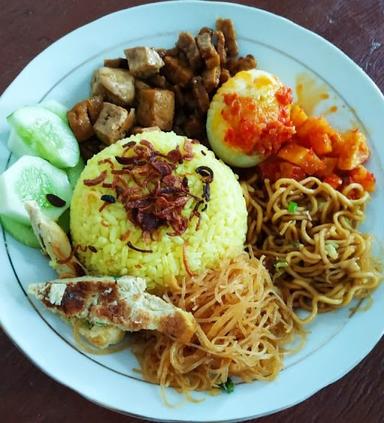 WARUNG MAKAN MAMA NANDO