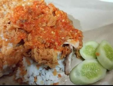 WARUNG NASI PERTIGAAN LAMPORAN