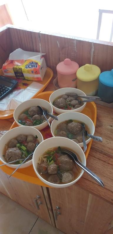 DUNIA BAKSO CIHUNI PASAWAHAN DEKET POLSEK PASAWAHAN