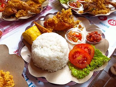 AYAM GORENG KREMES PASIRJAMBU