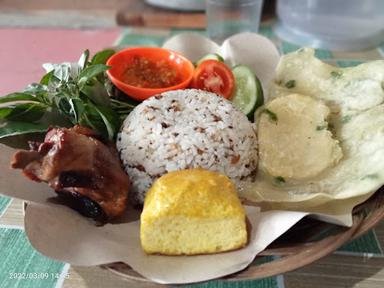 WARUNG NASI TUTUG ONCOM