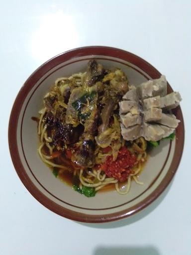 MIE BASO DAN MIE AYAM HAMZAH