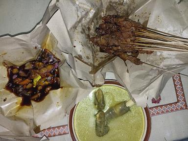 SATE KAMBING DAN GULAI PAK MUKLAS