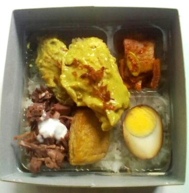 SOTO DAN GUDEG PAK ANDIK