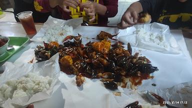 WARUNG KERANG JANCUK DEWI DEWOL99