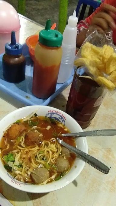 WARUNG MAKAN BAKSO URAT LEK KIDI