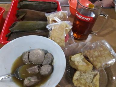 WARUNG MAKAN BAKSO URAT LEK KIDI