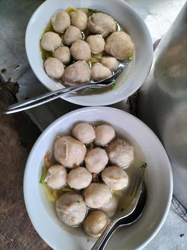 BAKSO GOYANG LIDAH SROWOT