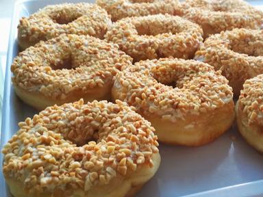 DONAT-ROTI CILIWUNG