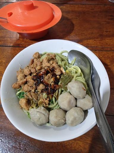 MIE & BAKSO SOLO BANG JO