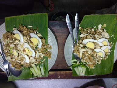 SEGO GORENG JOWO/CAK HARRY