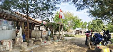 WARUNG CEMARA KEMBAR