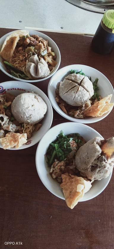 MIE AYAM BAKSO /ANGKRINGAN GIRLI