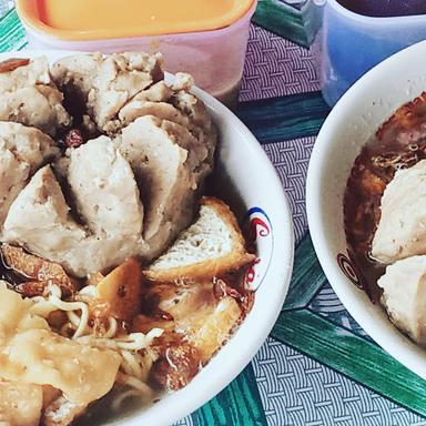 MIE AYAM BAKSO /ANGKRINGAN GIRLI