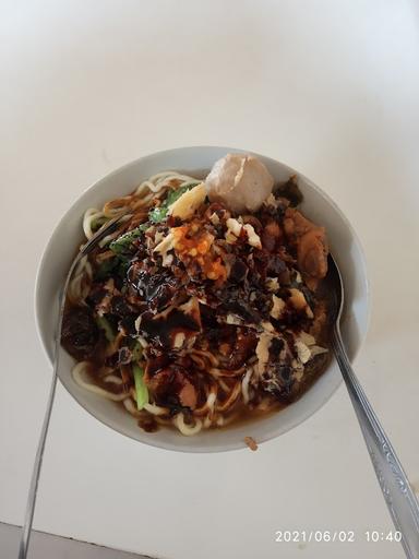 BAKSO DAN MIE AYAM PAK ATO