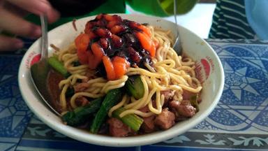 BAKSO & MIE AYAM RANDU ALAS WARUNG PAK TUMIRAN