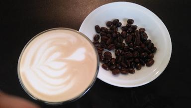 TAMAN BUNGA CAFE & COFFE SHOP