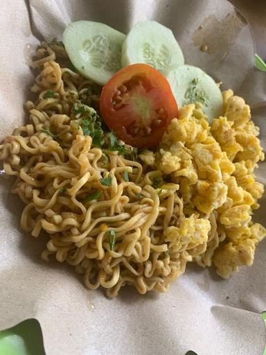 MIE PEDAS IJO