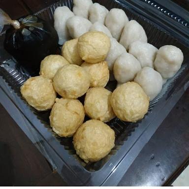 PEMPEK QORINA / PEMPEK IKAN TENGGIRI ASLI PALEMBANG