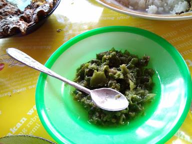 RUMAH MAKAN IKAN SABAR MENANTI