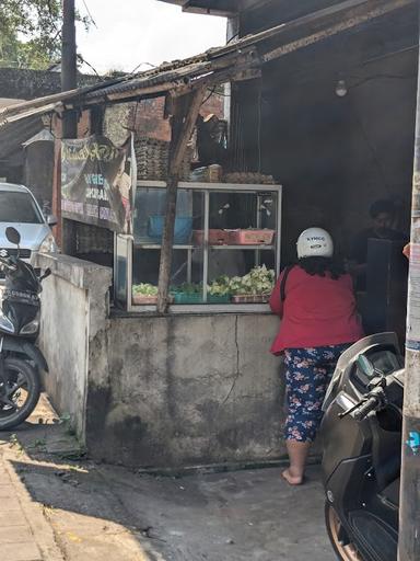 WARUNG MAKAN BU DEVI