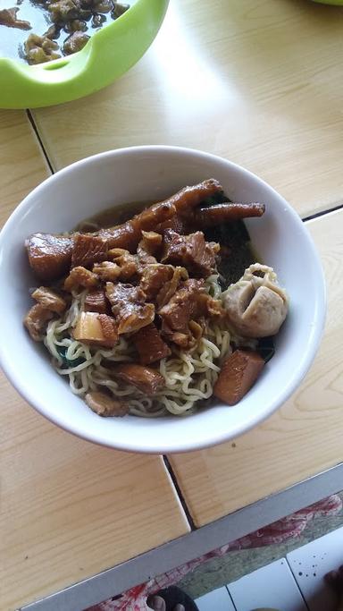 MIE AYAM YUBI