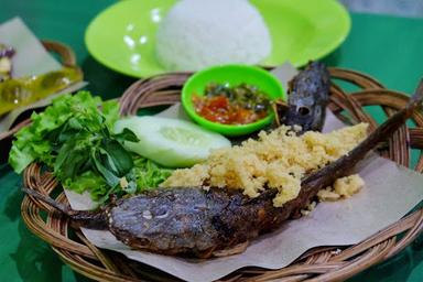 BEBEK AYAM MBOK BIYEM