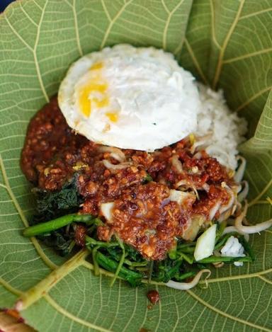 GUDEG & PECEL PINCUK DONG JATI PEDAN