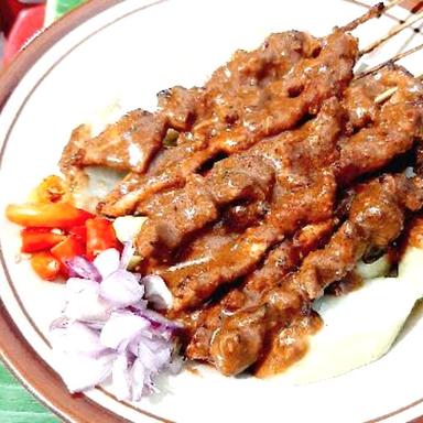 SATE AYAM CAK HANAFI PEDAN