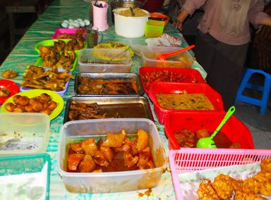 NASI UDUK IBU RINAH