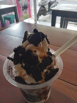 Photo's Ice Cream Salju Swing Semarang