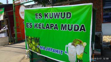 ES KUWUD ES KELAPA MUDA MAJAPAHIT (IBU NINDIA)