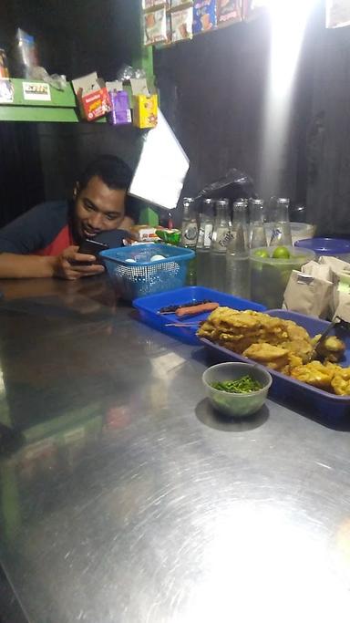 WARUNG KOPI SANTAI MALAM