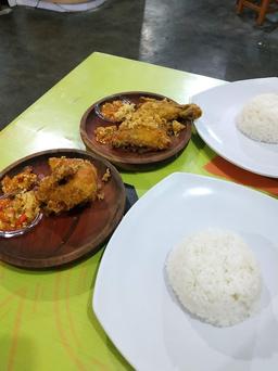 Photo's Ayam Goreng Kremes Nak Nan