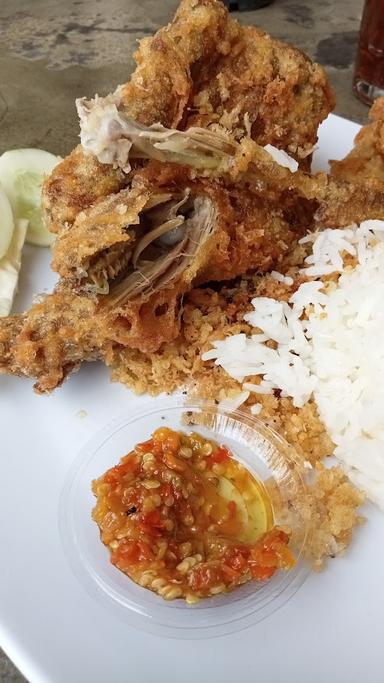 AYAM KREMES MAKYEK ARTERI