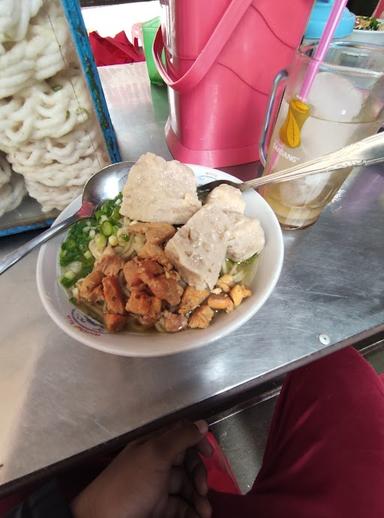 BAKSO KOTAK SUROBOYO CAK WANTO