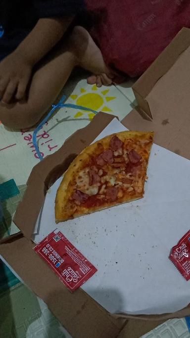 DOMINO'S PIZZA