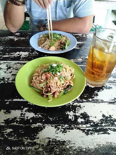 MIE AYAM GORENG PAK NO