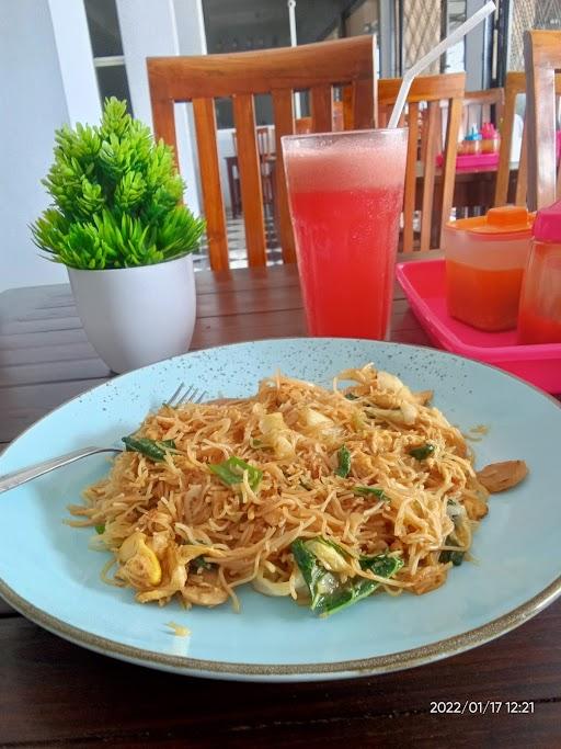 NASI GORENG & MI SUROBOYO DOA EMAK