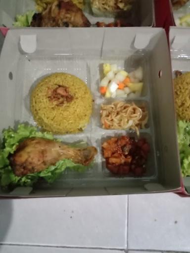 NASI KUNING NASI UDUK MBAK NUR