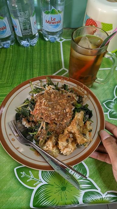 NASI PECEL BU YATI