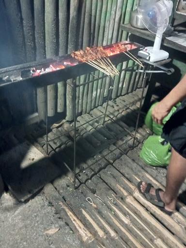 SATE AYAM & KAMBING CAK RONI