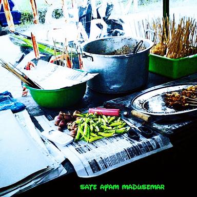 SATE AYAM MADURA CAK MAMAT