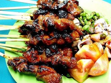 SATE KAMBING DAN SAPI PAK IBAD