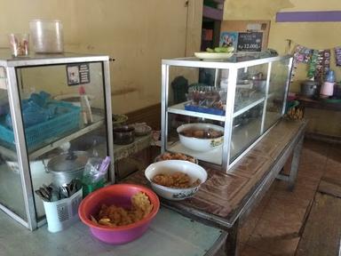 WARUNG MAKAN BU HJ NUR KHALIMAH