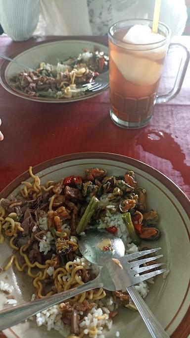 WARUNG MAKAN LUMAY