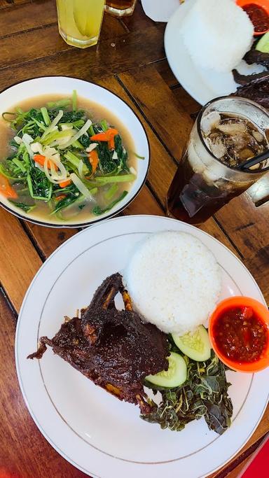 AYAM & BEBEK GORENG ELOK - PEJAGOAN