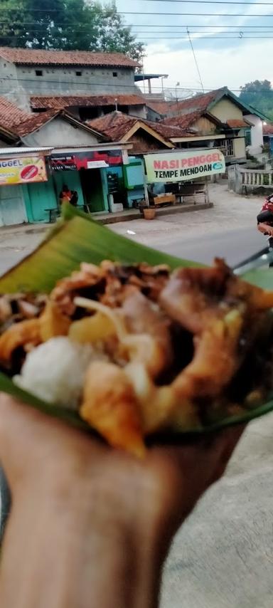 NASI PENGGEL GUNUNGSARI PAK AKHMAD