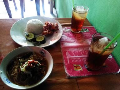 WARUNG MAKAN SERBA 5000